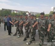 云東雄風(fēng)所向披靡　敢打必勝豪氣沖天一一懷仁市云東中學(xué)軍訓(xùn)掠影